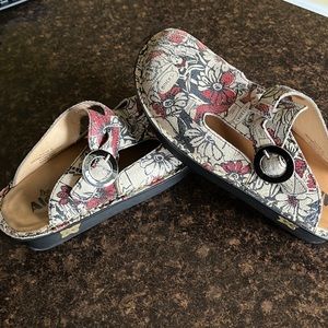 Algeria comic book slides. Size 9